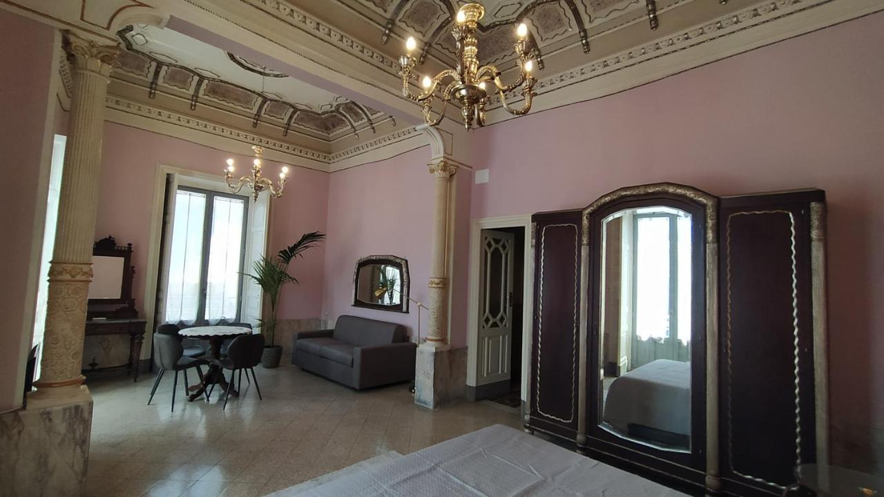 Palazzo Arcidiacono - Luxury Holidays Catania Bagian luar foto