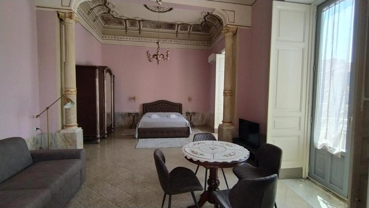 Palazzo Arcidiacono - Luxury Holidays Catania Bagian luar foto