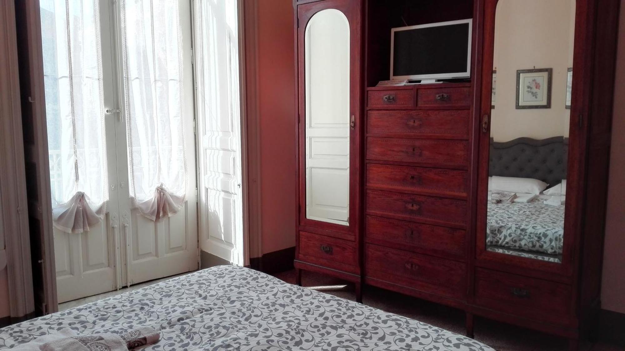 Palazzo Arcidiacono - Luxury Holidays Catania Bagian luar foto