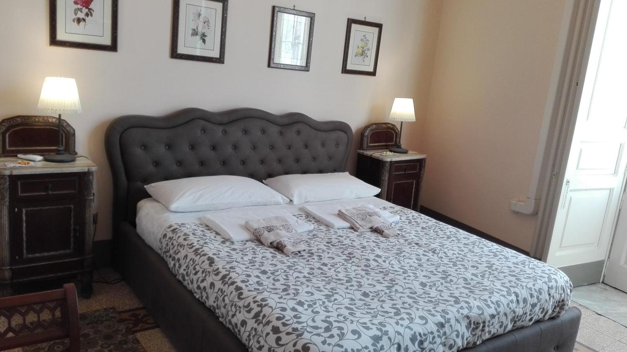 Palazzo Arcidiacono - Luxury Holidays Catania Bagian luar foto