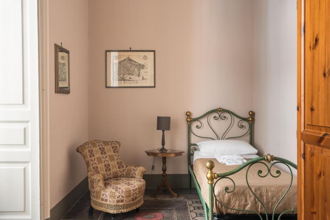 Palazzo Arcidiacono - Luxury Holidays Catania Bagian luar foto
